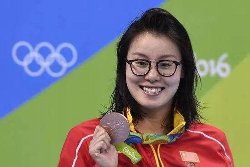 娱乐圈吃瓜化妆师,那些幕后化妆师背后的吃瓜故事